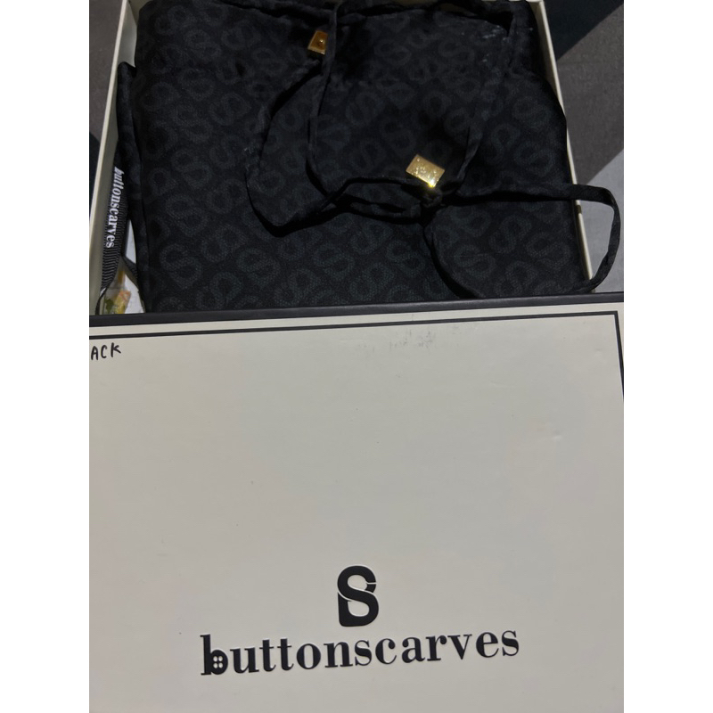 the tapis slip oN black