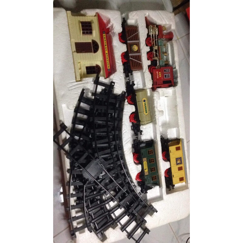 mainan kereta api uap