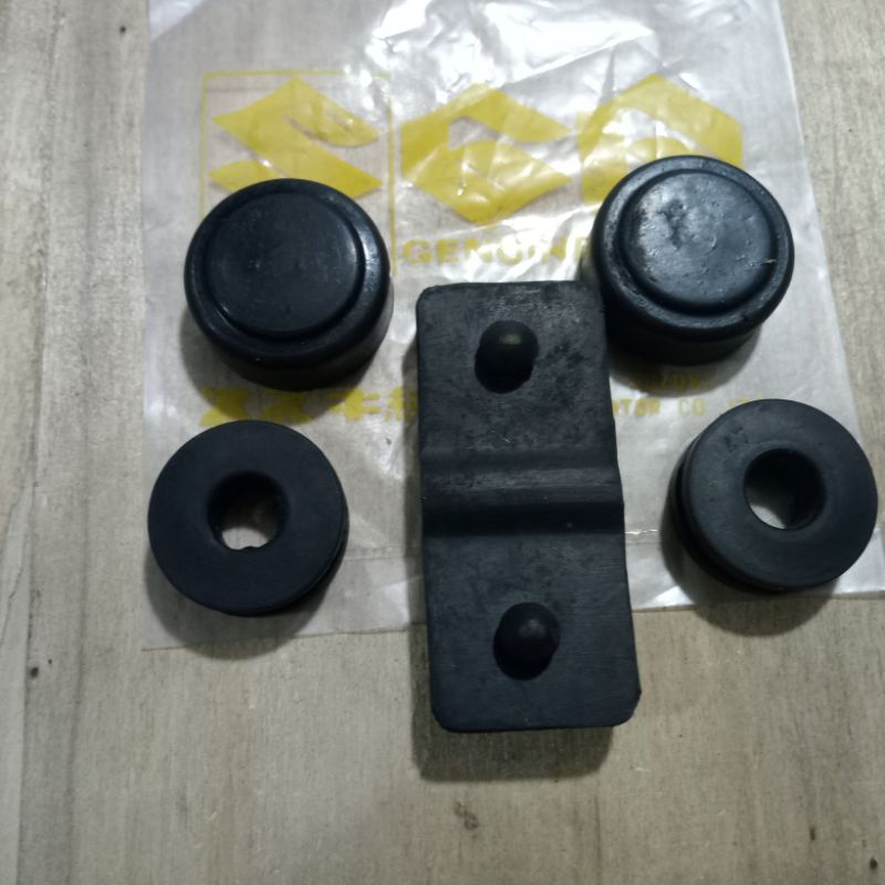 karet ganjal tangki set Suzuki A100 x super econos original