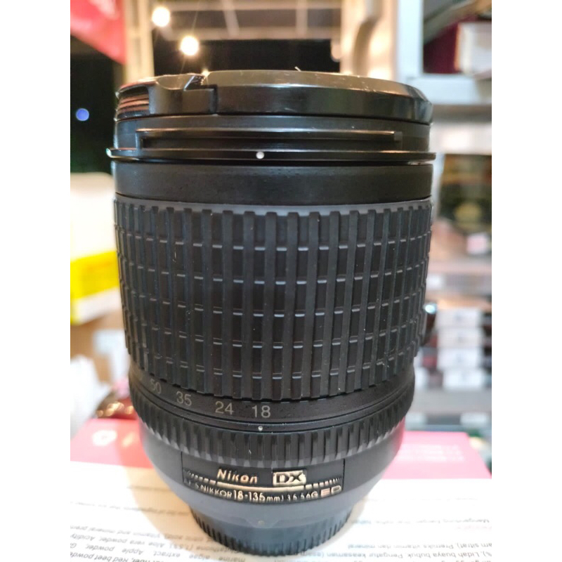 Lensa Nikon 18-135mm