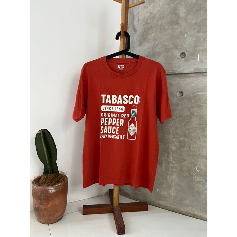T-shirt/Kaos Terracotta Uniqlo Preloved