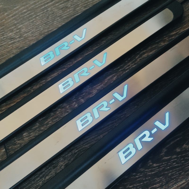 sill plate samping pintu mobil honda brv BR-V lampu led biru