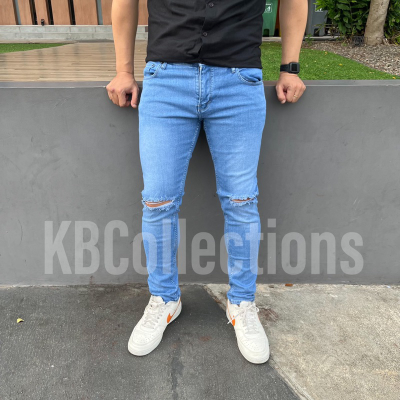 KBCollections Celana Jeans Pria Biru Muda Whisker Polos dan Sobek