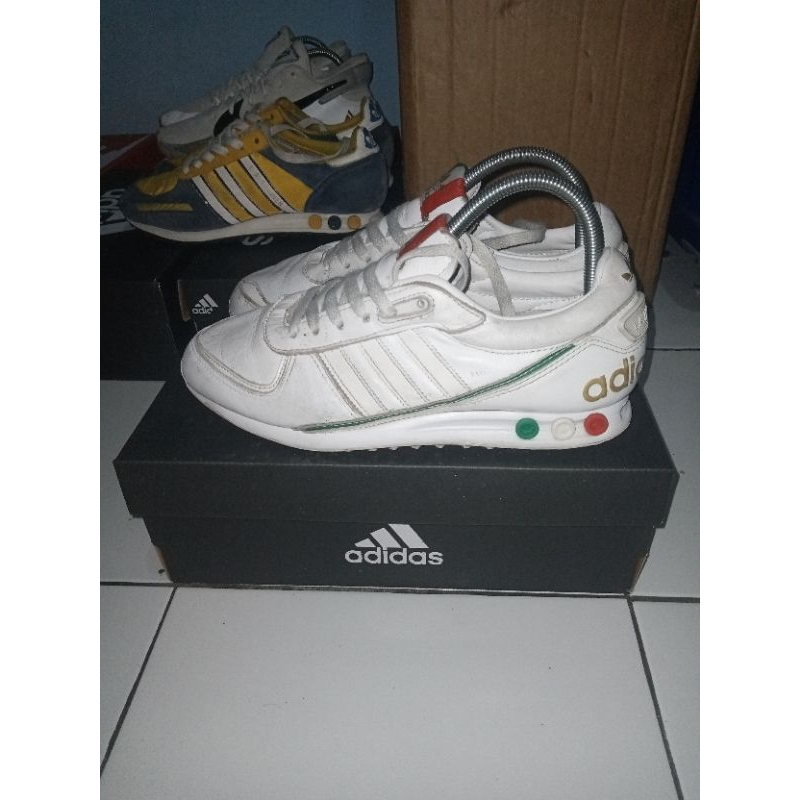 Sepatu Adidas Casual LA Trainer II Italy original (second/bekas)