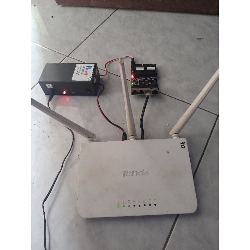 ups mini plus batrei in 12v, 24v out 5v,9v,12v dan 24v 2 amper cocok untuk htb,cctv,router,mikrotik