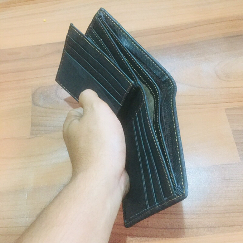 (dompet kulit untuk pria) modelnya keren lipat dua horizontal bahan dompetnya dari kulit asli kualitas impor #dompet #dompetpria #dompetcowok #dompetkulit #dompetkeren