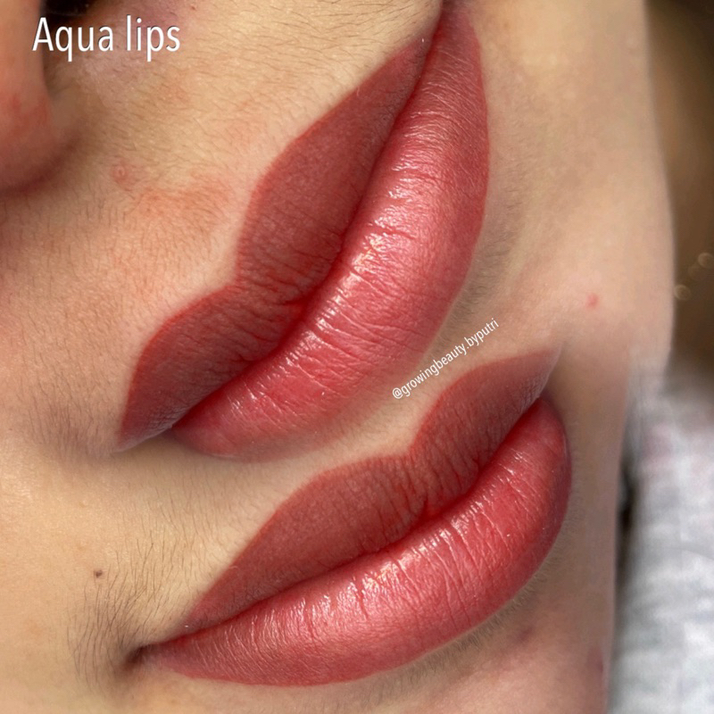 Aqua lips
