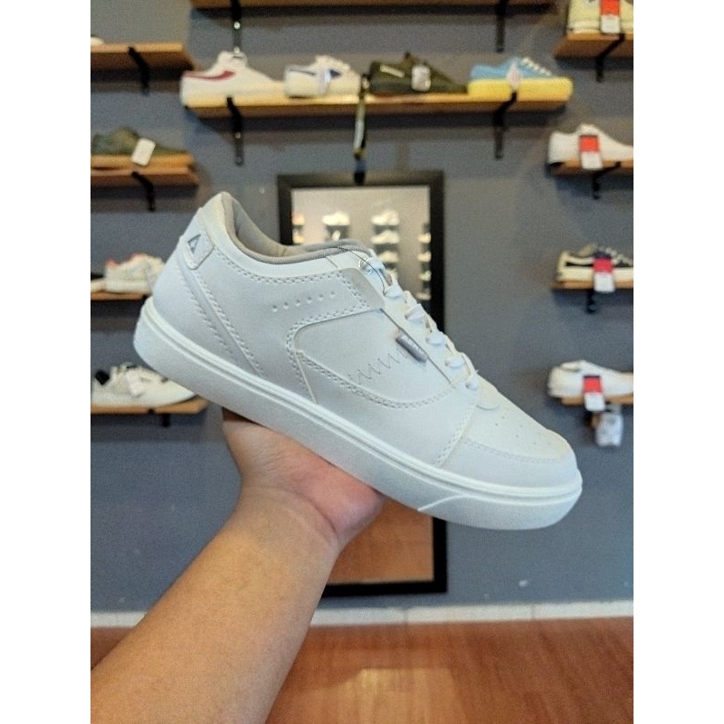 Aerostreet Hoops Putih Natural BNIB - Sepatu Sneakers