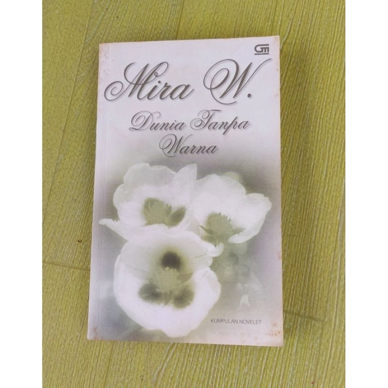 novel dunia tanpa warna (mira w)