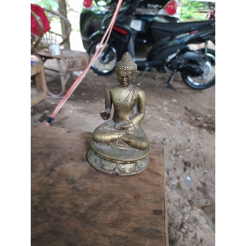 patung budha perunggu