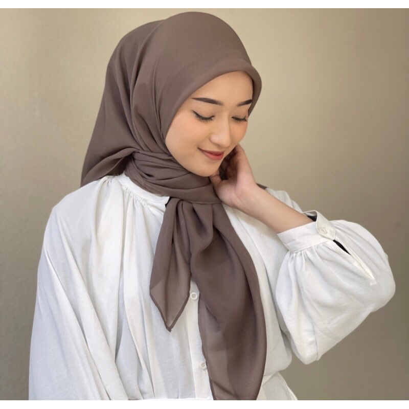 DAILY HIJAB POLLYACATTON PREMIUM / HIJAB SEGIEMPAT BELLA PREMIUM