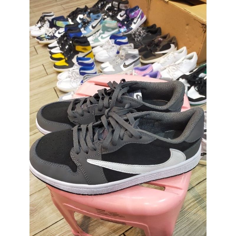 Jordan 1 travis no dus