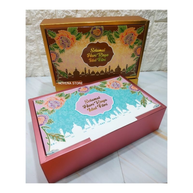 

BOX KOTAK DUS KUE LEBARAN IDUL FITRI 3 TOPLES 350G PERSEGI PANJANG