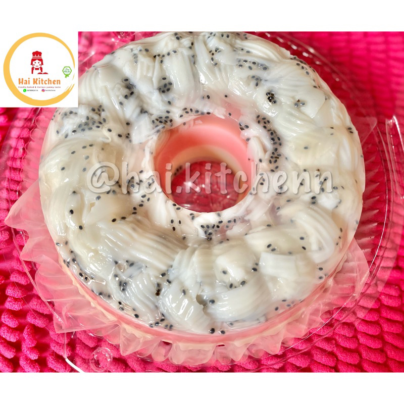 

Pinky coconut pudding | Pudding seserahan | Pudding kelapa | Creamy coconut pudding | Puding creamy kelapa selasih | Pudding ultah | Puding ultah segar