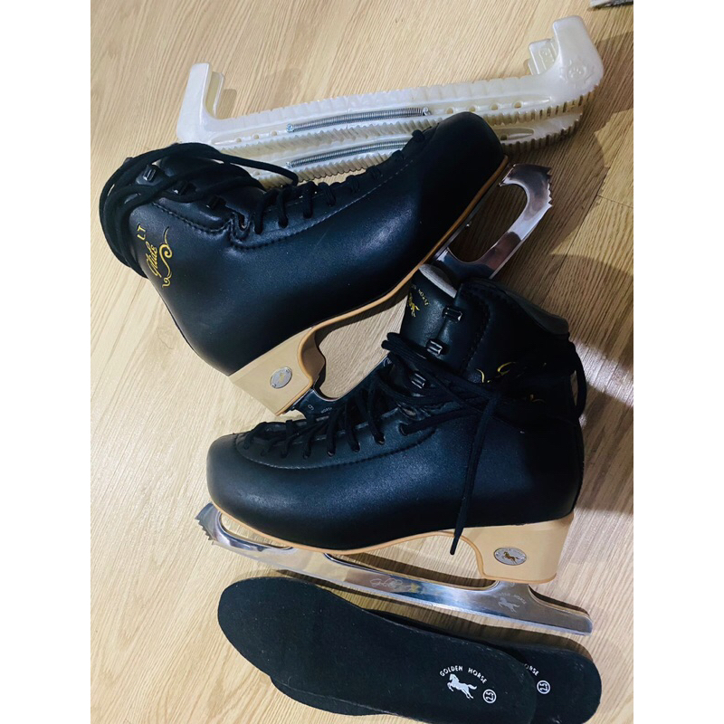 Preloved Ice Skating Shoes Merek Golden Horse Black