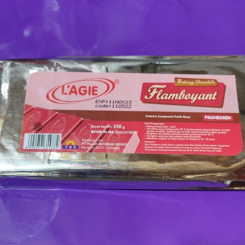 

CHOCOLATE WARNA MERAH TUA RASA FRAMBOZEN 250 GR