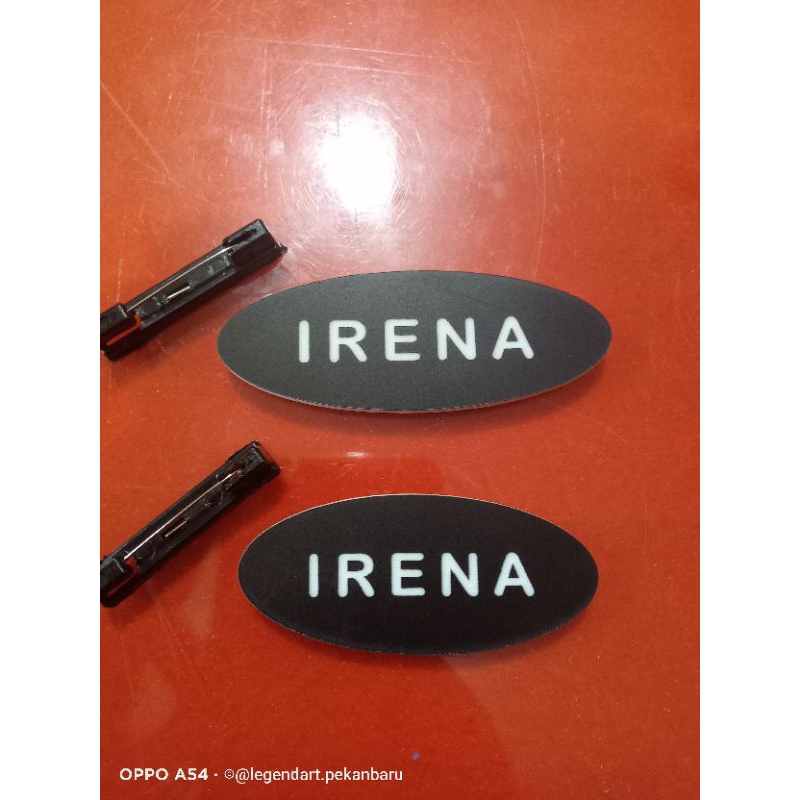 

Papan Nama Oval Grafir Mesin Akrilik - Name Tag Oval Grafir