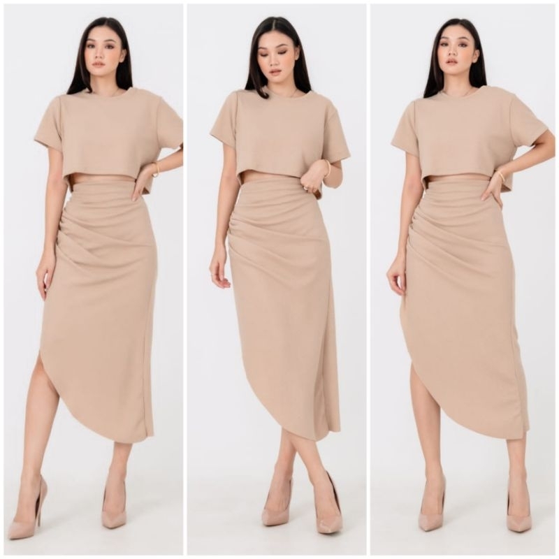 ❣️ SPECIAL PRICE ♡ PREMIUM ♡ ORIGINAL ! CELOSSE 2 IN 1 KNIT TEXTURED SET CROP BLOUSE WITH ASYMMETRIC SLIT MIDI  SKIRT / SETELAN ATASAN PENDEK &amp; ROK MIRING