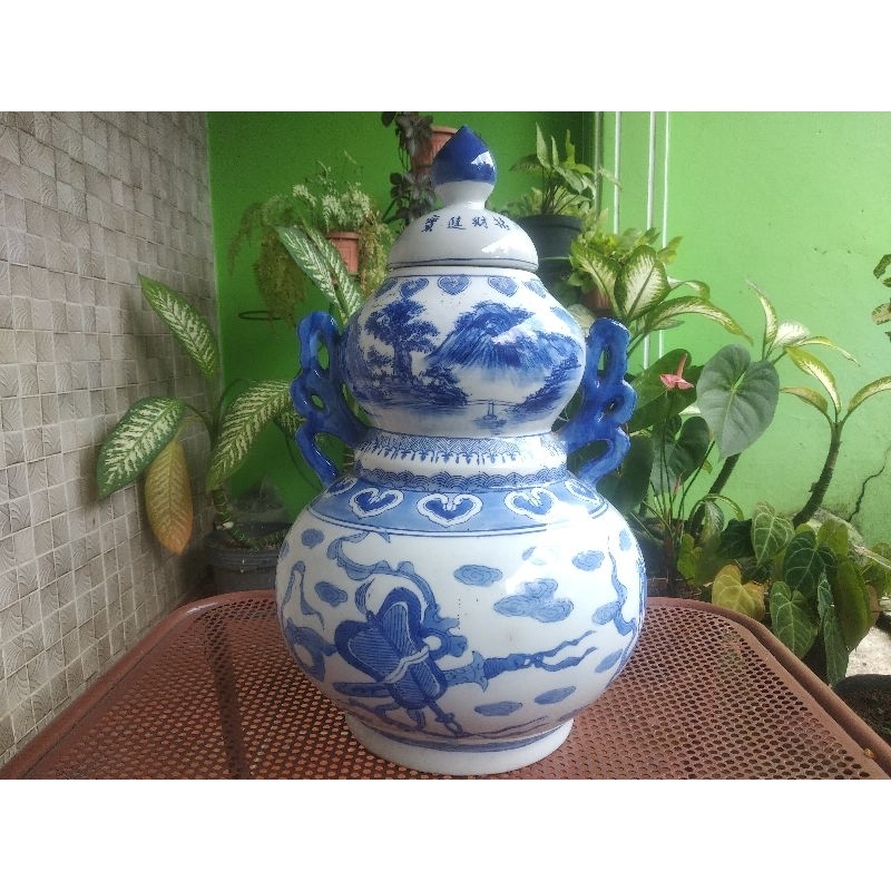 GUCI KERAMIK ANTIK VINTAGE CHINA BIRU PUTIH ADA MARKING