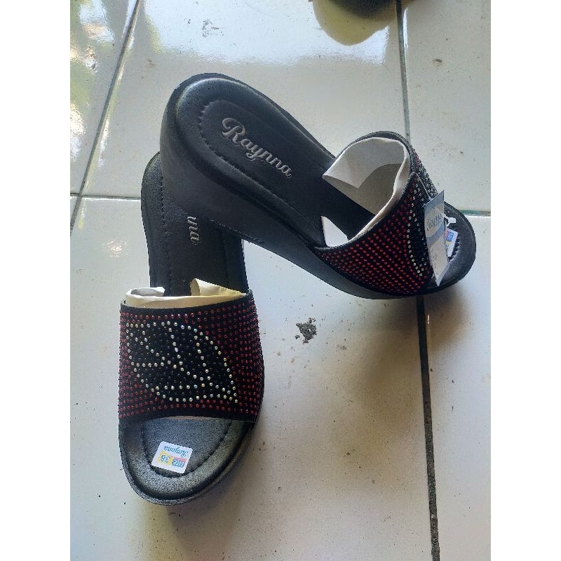 wedges permata raynna