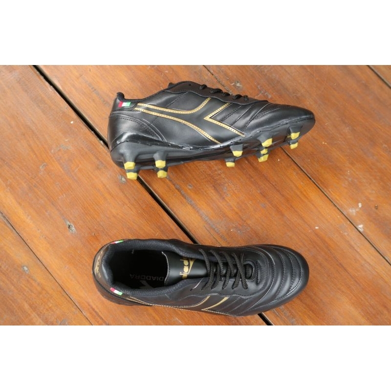 sepatu bola diadora kulit sapi outsol sudah jahit keliling/sepatu bola kulit sapi