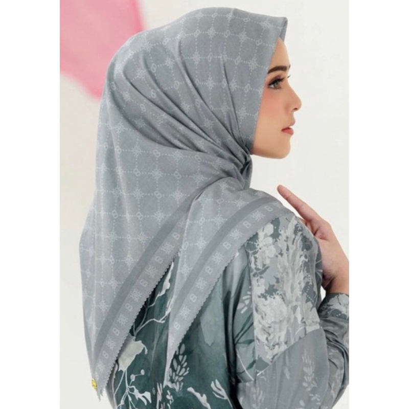 Buttonscarves Preloved Xanadu Monogram Tornado