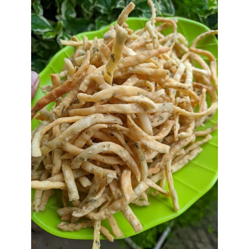 

Kue Bawang panjang Khas Minang Kerupuk Enak Asli Padang No micin Kemasan 500gr Pengiriman Bukittinggi