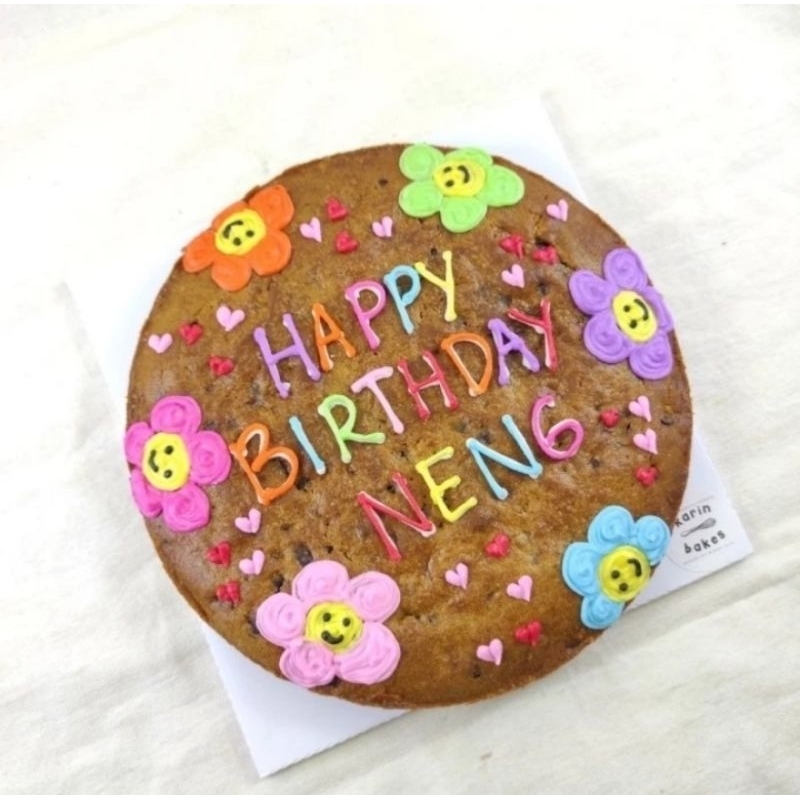 

GIANT COOKIES BULAT UKURAN 20CM CUSTOM TULISAN & FRAME | Giant Cookie Cake