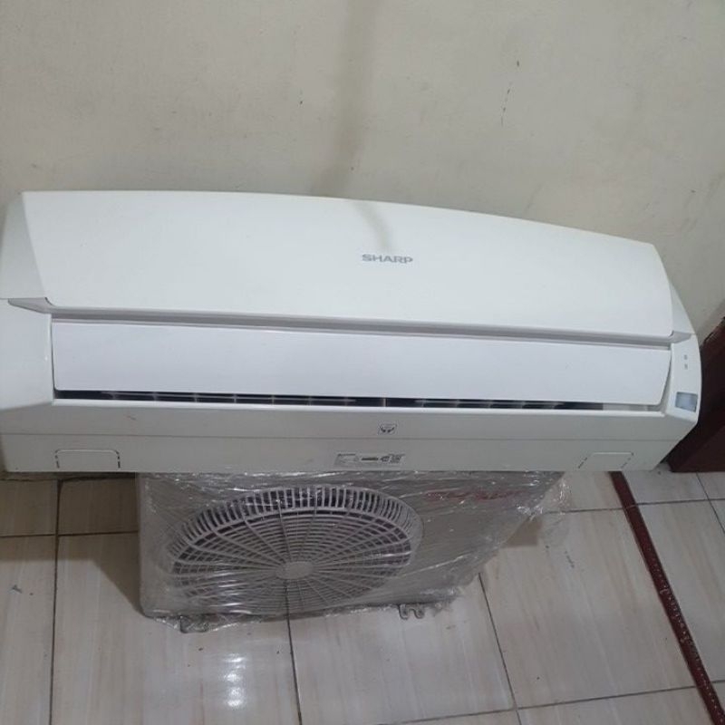 Second Ac Sharp 1/2PK Freon R22( Dingin )