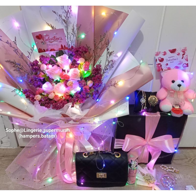 

KADO VALENTINE / KADO ULTAH / KADO ANNIVERSARY / HAMPERS / KADO MURAH / BUKET BUNGA / GIFT / KADO BATAM / KADO KEKINIAN / BUKET LAMPU