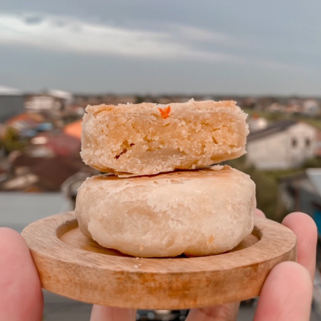 

BAKPIA KERING CRUNCHY’S HALAL OLEH-OLEH KHAS PONTIANAK KALIMANTAN