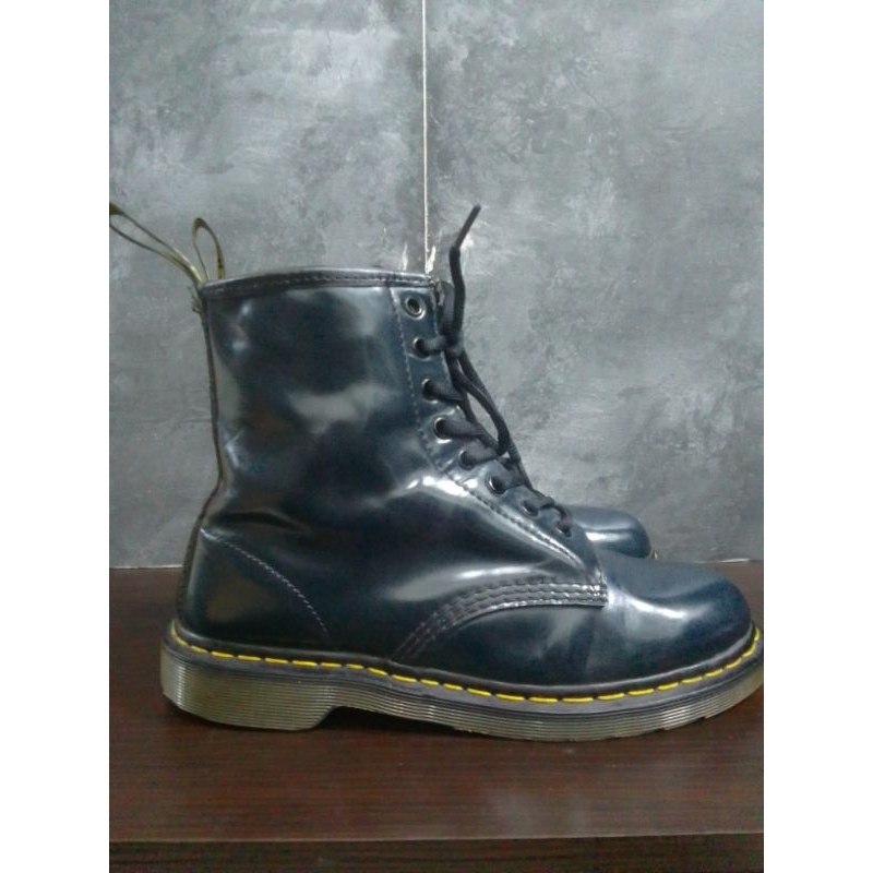 dr martens 1460 navy smooth
