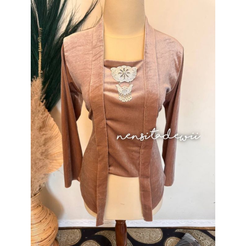 Kebaya Bludru Kutubaru - Warna Mocca