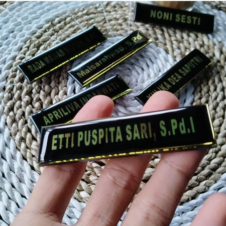 

name tag costum