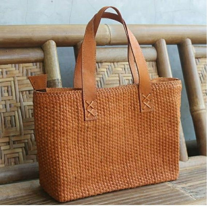 Tas map kulit asli model hobo handmade anyam