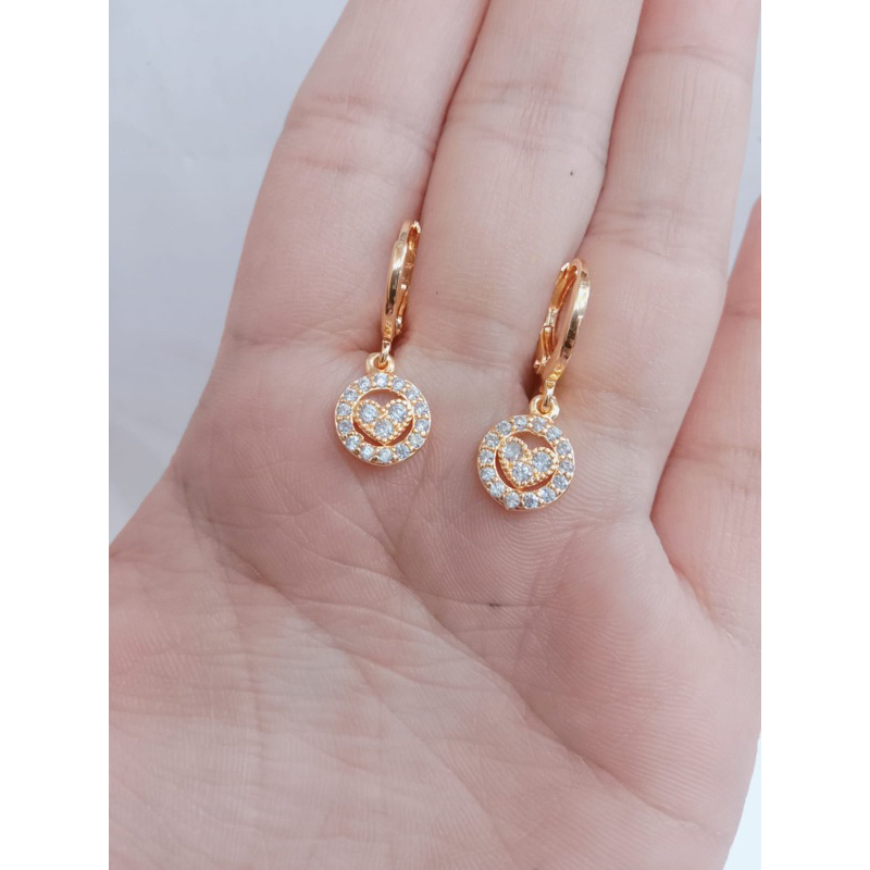 anting wanita //anting jepit juarai //anting permata //perhiasan//anting