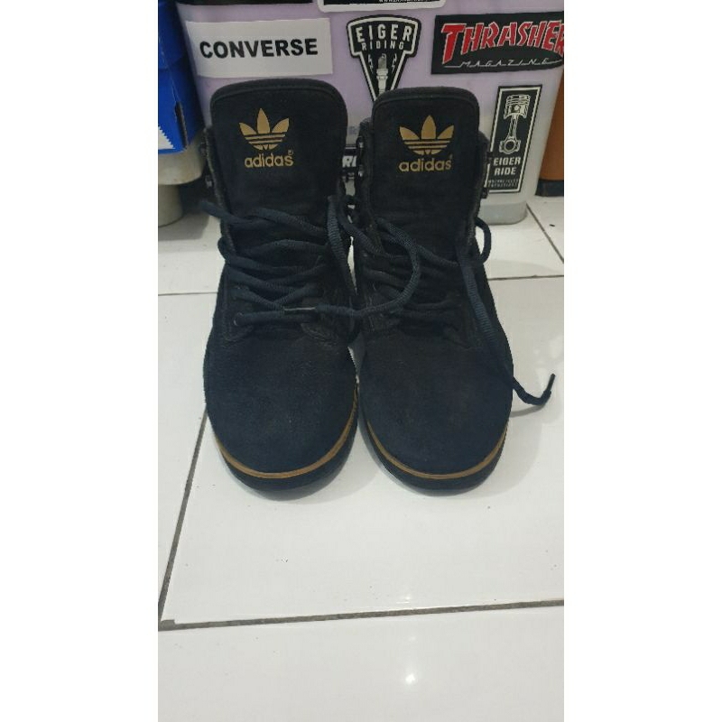 sepatu adidas trefoil boots sz 41 1/3 hitam