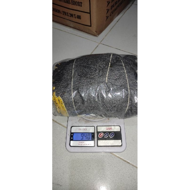 Sarung tangan rajut abu benang 9 perlusin ( 12 pasang) Tebal