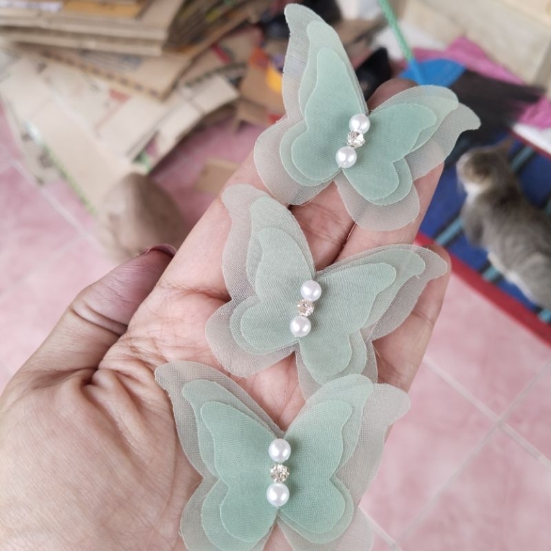 Aplikasi bunga organza kupu-kupu