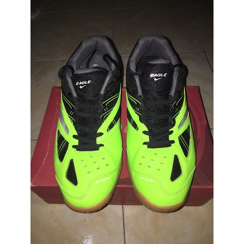 Sepatu badminton Eagle Wardens