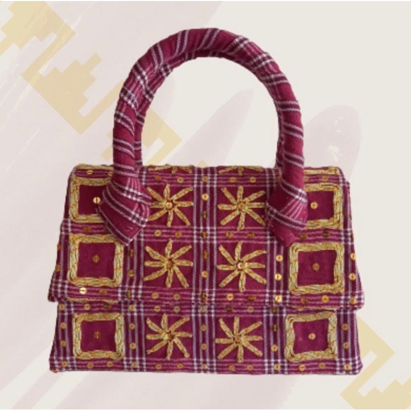 Tas Handmade Tapis Lampung Warna Burgundy Kombinasi Benang Emas