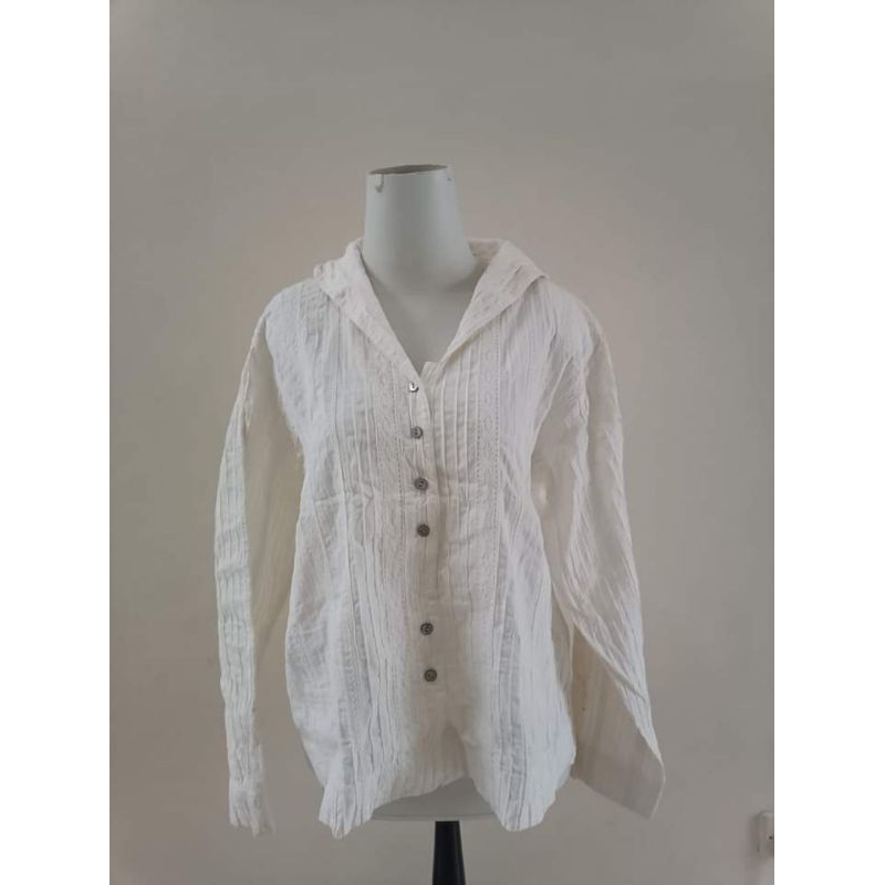 Blazer putih outer mori fashion village