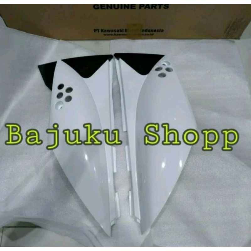COVER BODY BODI BELAKANG SIDE PANEL KLX S KLX L DTRACKER 150 OLD PUTIH ORIGINAL