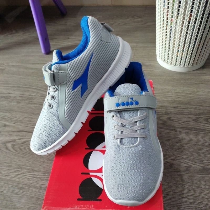Sepatu Diadora Erish JR