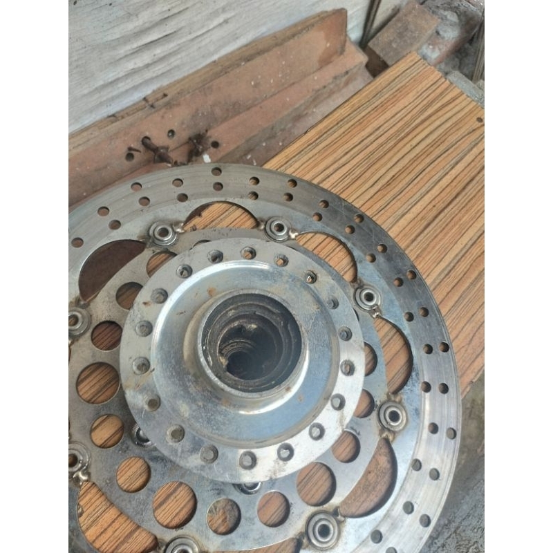 tromol megapro dan piringan psm krum