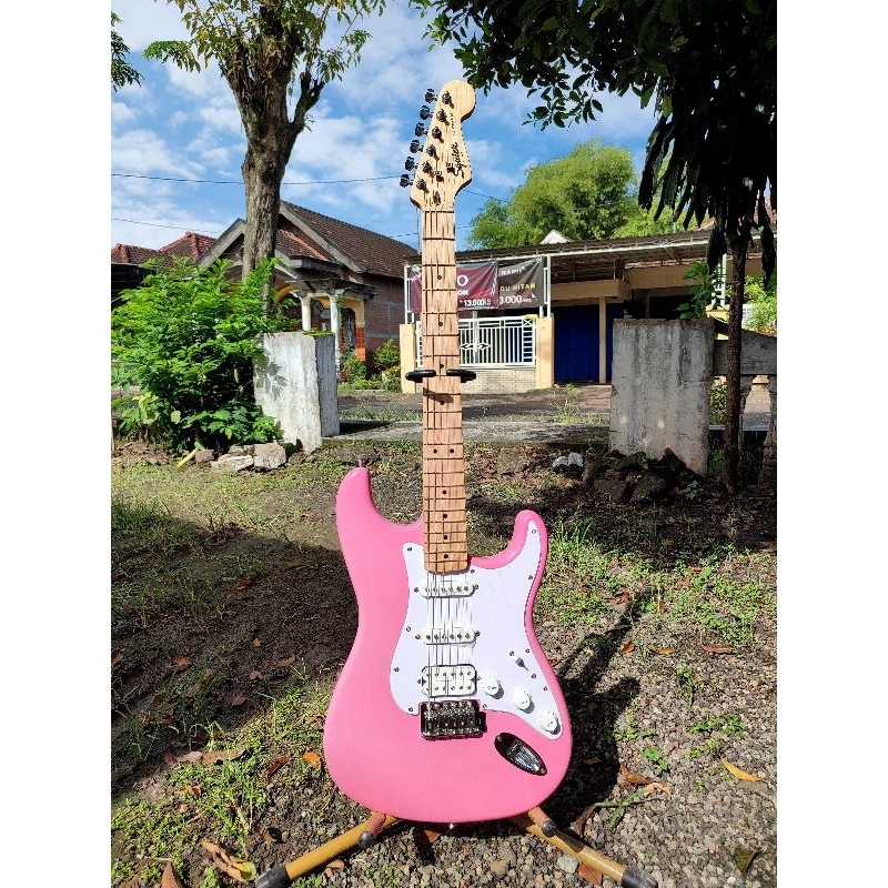 SQUIER BULLET STRATOCASTER ORIGINAL MII SHELL PINK COLOUR