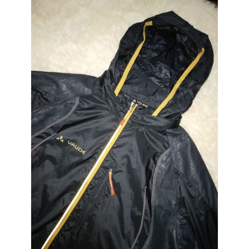 JAKET VAUDE