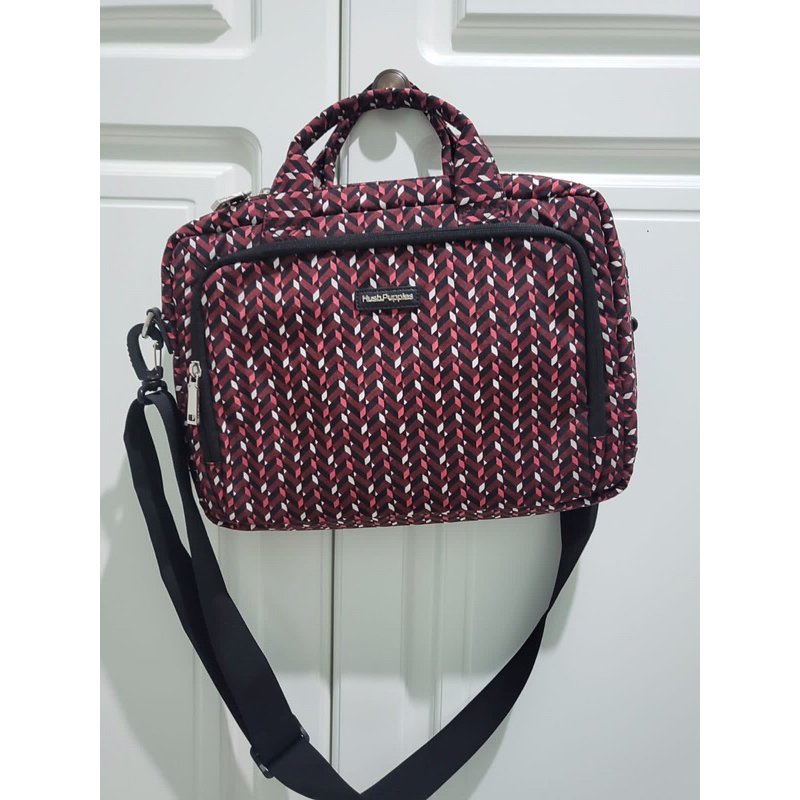 Preloved tas laptop Hush Puppies muat laptop 13 inci
