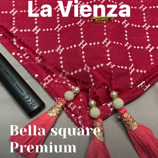 kerudung hijab segi empat BELLA SQUARE MOTIF TASSEL pompom bahan pollycotton dan seri warna lengkap 