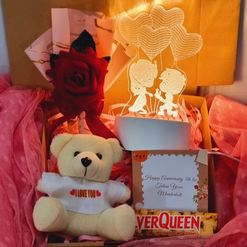 Hampers Cewek / Kado Cewek Buket Mawar Rose